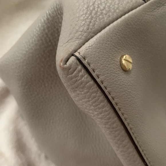 Beautiful Gray Soft Leather Tory Burch Purse - Picture 13 of 14